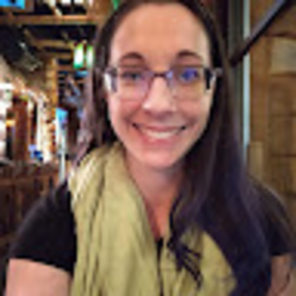 Meet your Posher, Jennifer - Picture 1 of 1